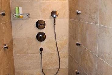 تختخواب و صبحانه Chambre Privãƒæ’ã‚â©e Avec Cuisine Et Salle De Bain Dans La Chambre, Winoka Lodge