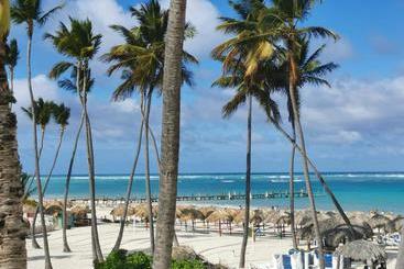 ホテル Los Corales Villas & Apartments