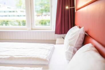 בית מלון כפרי The River Village