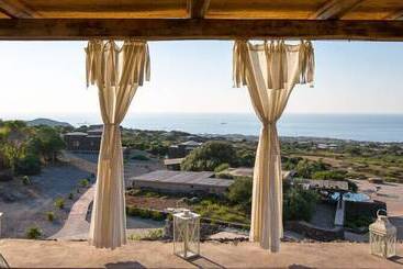 مبيت وإفطار Dammusi Al Qubba Wellness & Resort