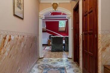 مبيت وإفطار Illés