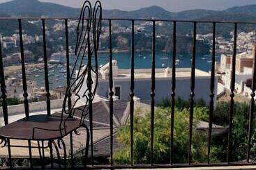 مبيت وإفطار Villa Laetitia