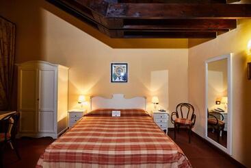 ホテル Albergo Trattoria Il Leone
