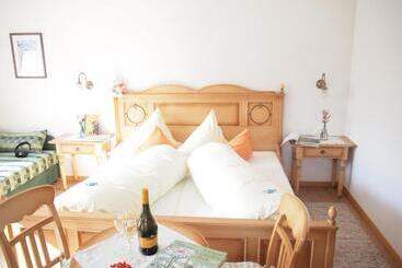 ホテル Apart Garni Motnaida