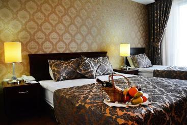 هتل Club Rose Bay
