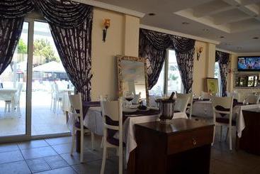 هتل Club Rose Bay
