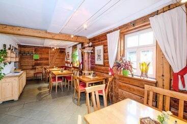 فندق Garni Und Gaststätte Zum Holzfäller