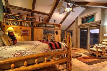 منتجع Canyon Of The Ancients Guest Ranch