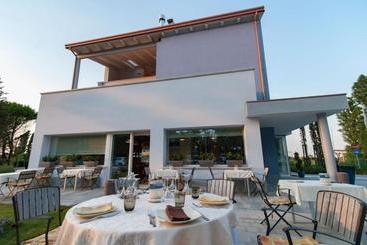 تختخواب و صبحانه Borgo Del Faro