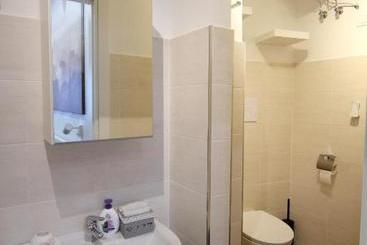 تختخواب و صبحانه Rosemary Charming Rooms