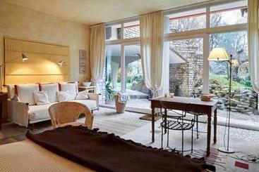 تختخواب و صبحانه Suite Finardi