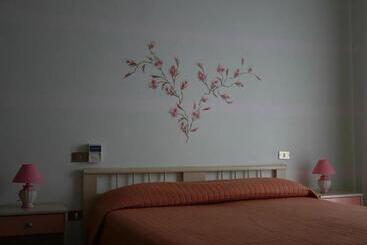 호텔 Pensione Lidia