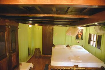 استراحتگاه Varkala Marine Palace