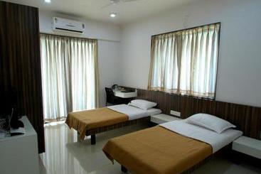 تختخواب و صبحانه Aashiyana Inn