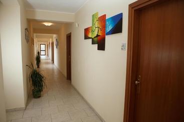 تختخواب و صبحانه Agriturismo Villa Orchidea