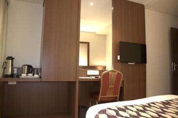 בית מלון כפרי Sai Sanidhya