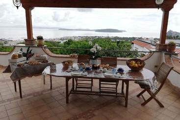 تختخواب و صبحانه Relais Maison De Charles