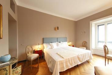 B&b Bonaparte Suites