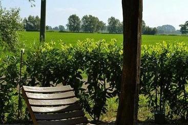 تختخواب و صبحانه Agriturismo Cascina Fiamberta