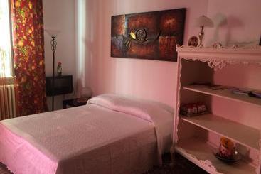 ベッドアンドブレックファースト Flower