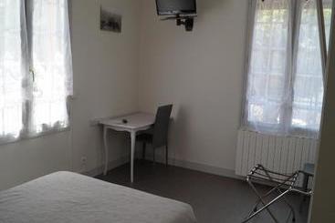هتل Hôtel Les Mimosas