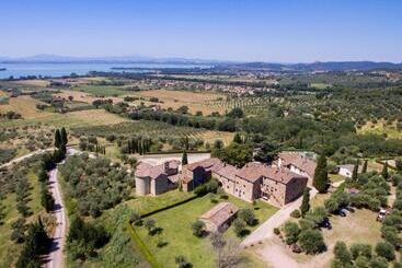 אתר נופש Relais Borgo Torale