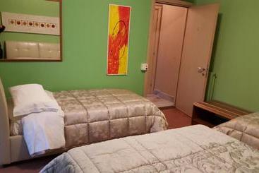 B&b Bed& Fly   Mamma Mia