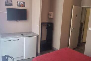 فندق Hôtel Des Allées