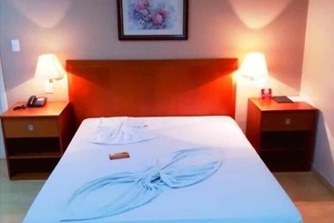 Отель Geneviee Palace