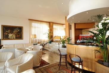 בית מלון כפרי Miramare