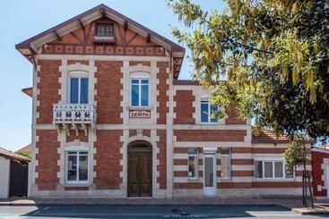 Villa Zenith Hostel La Surf House