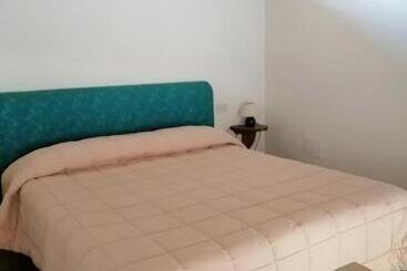 تختخواب و صبحانه I Lecci