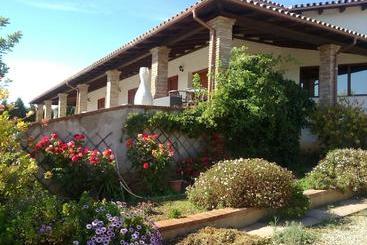 ベッドアンドブレックファースト Su Carru A Boi