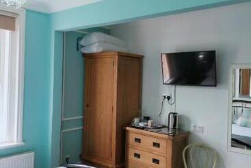 ベッドアンドブレックファースト The Groveside Guest House