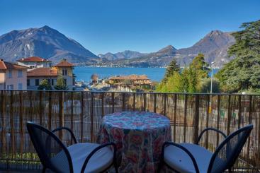 تختخواب و صبحانه Tosca House