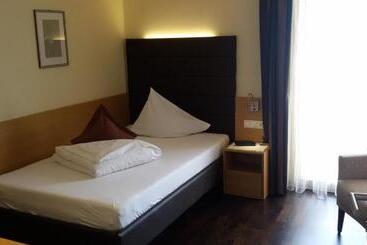 בית מלון כפרי Maximilian