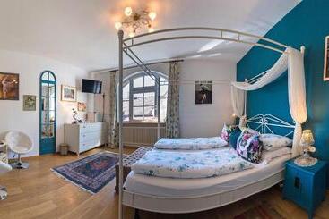 בית מלון כפרי Zenana Boutique