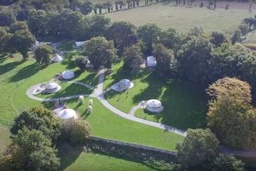 مبيت وإفطار Hébergements Insolites Domaine Arvor Spa