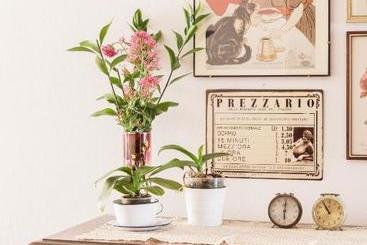 تختخواب و صبحانه La Casa Delle Zie