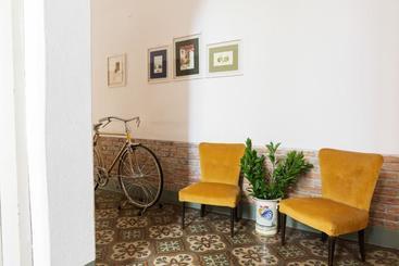 تختخواب و صبحانه La Casa Delle Zie