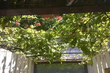 ベッドアンドブレックファースト La Locandina