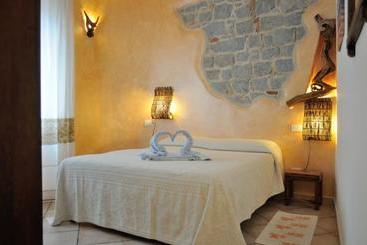 Bed and Breakfast La Pavoncella