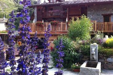 민박 Les Trompeurs Chez Odette