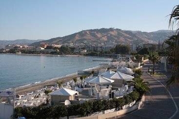 تختخواب و صبحانه Rooms2rent