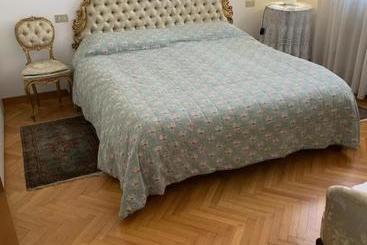 تختخواب و صبحانه Villa Camilla