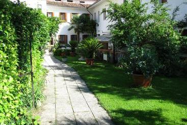 فندق Albergo Ristorante Borghese