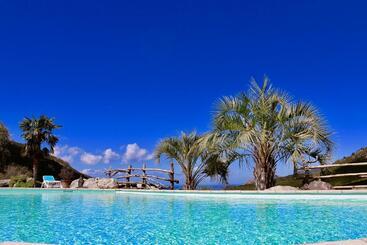 هتل Hôtel Domaine A Flatta