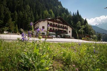 هتل Monte Civetta