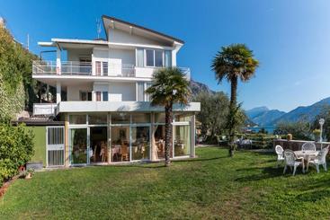 هتل Riviera Panoramic Green Resort