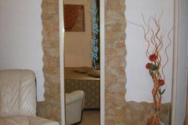 Bed and Breakfast Domos Le Due Tuie